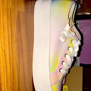 Steve Madden NEVER been worn.